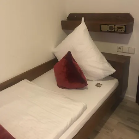 Adler Garni Ξενοδοχείο Όστφιλντερν